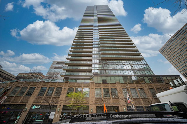 4608 - 832 Bay Street