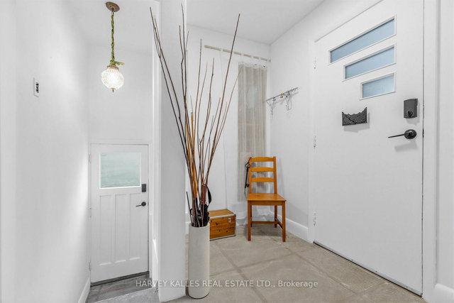 246 Burnett Avenue