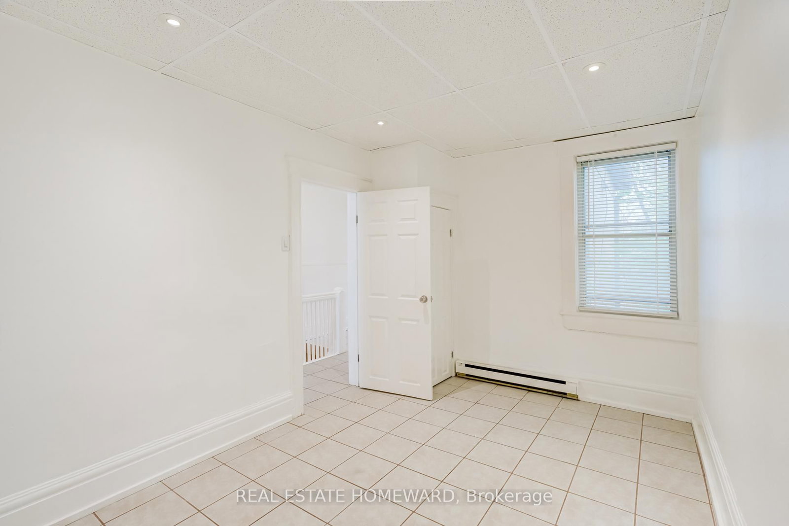 208 Ontario Street, Unit Upper - Photo 16