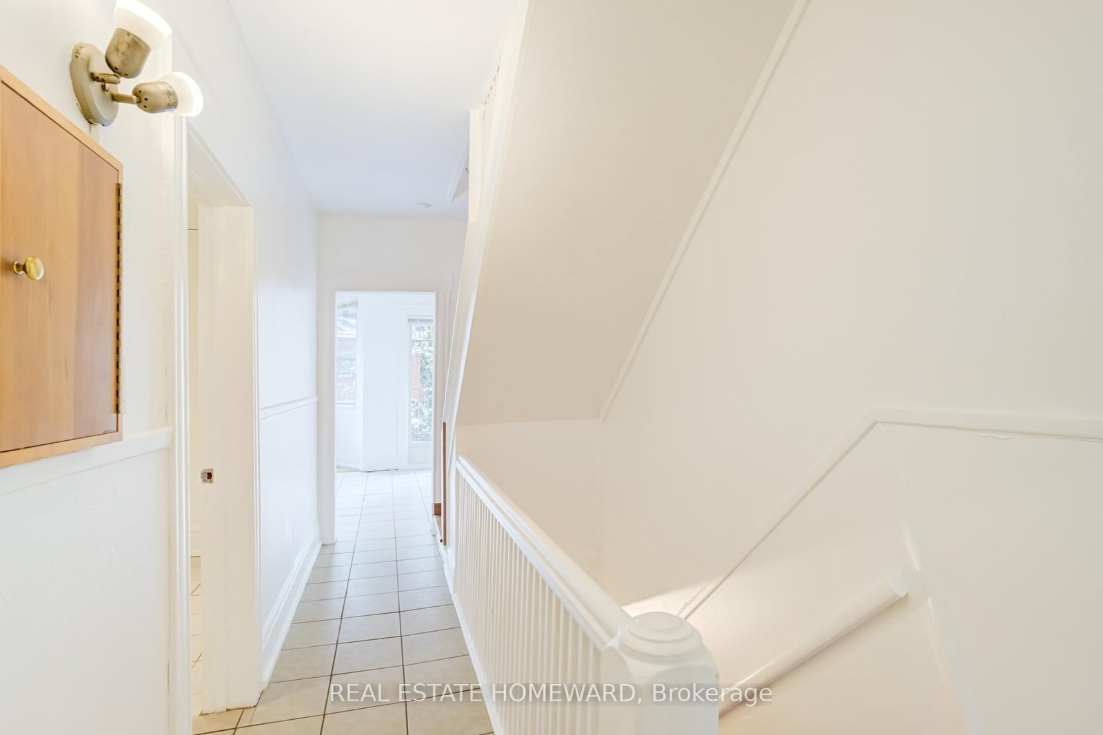 208 Ontario Street, Unit Upper - Photo 18