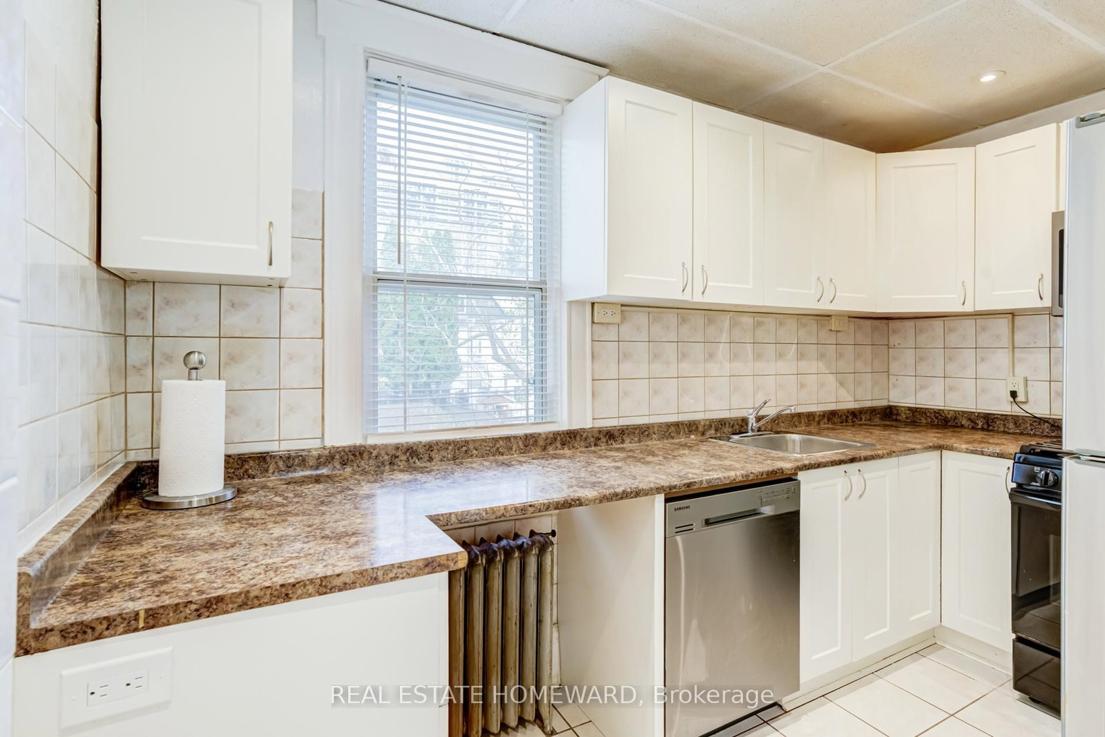 208 Ontario Street, Unit Upper - Photo 6