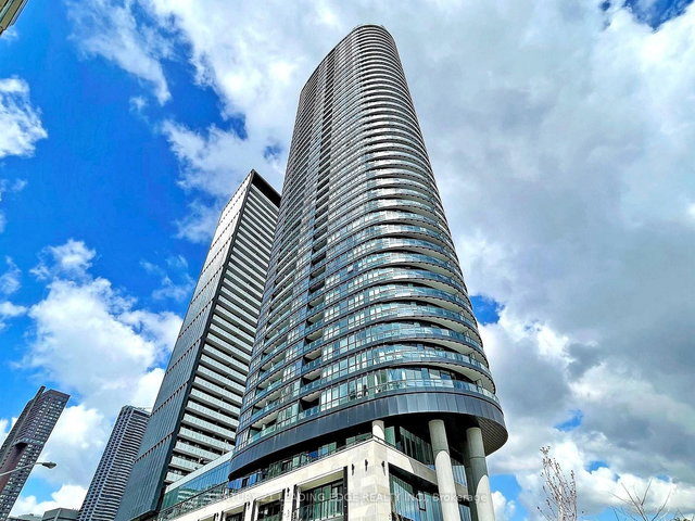 821 - 585 Bloor Street E