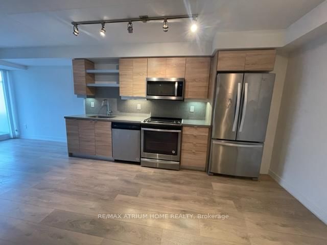 1226 - 525 Adelaide Street W