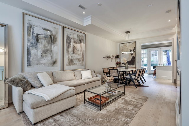 TH2 - 290 St Clair Avenue W