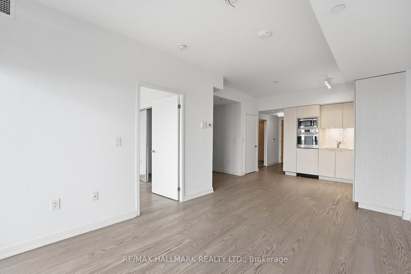 5704 - 11 Wellesley St W, Toronto, M4Y 0G4 | Image 2