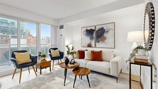 513 - 352 Front Street W