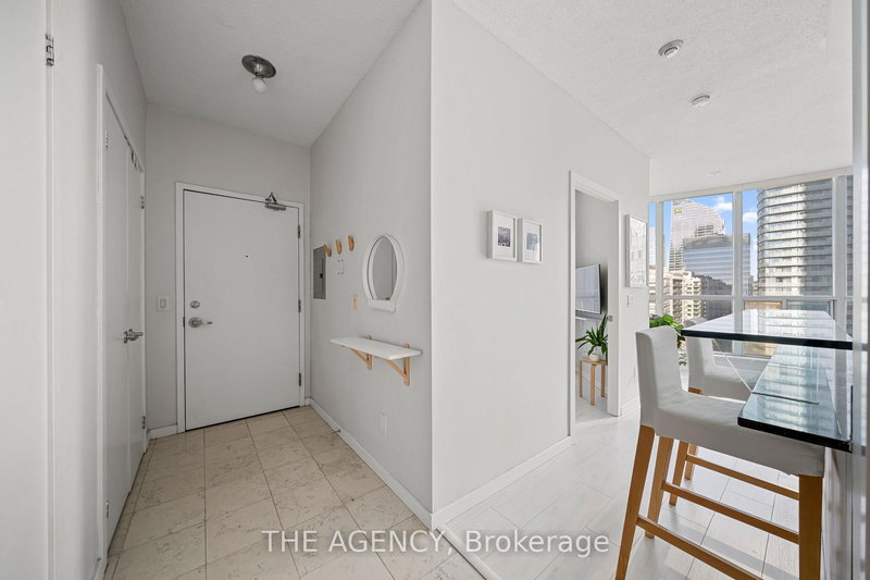 3313 - 208 Queens Quay W, Toronto, M5J 2Y5 | Image 3