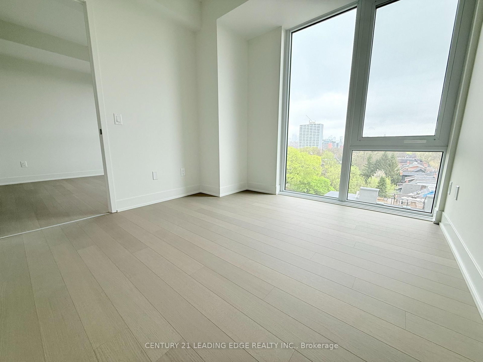322 Dupont Street, Unit 703 - Photo 4