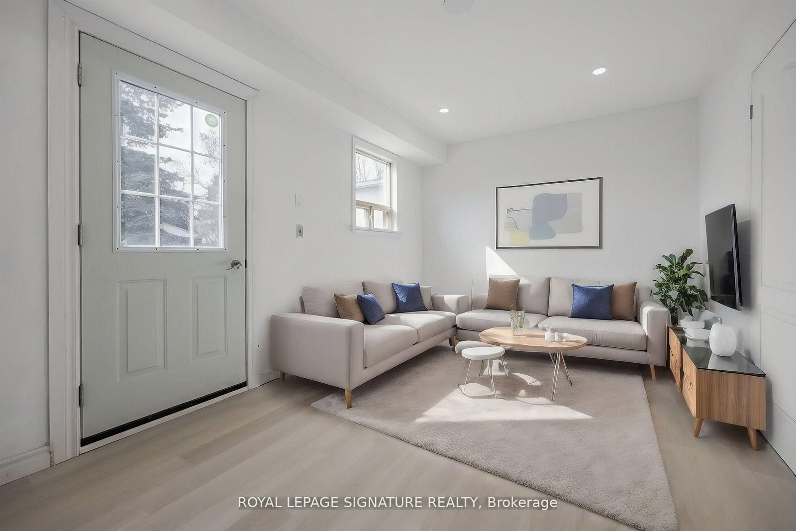 54 Tuscarora Drive, Unit B/Main