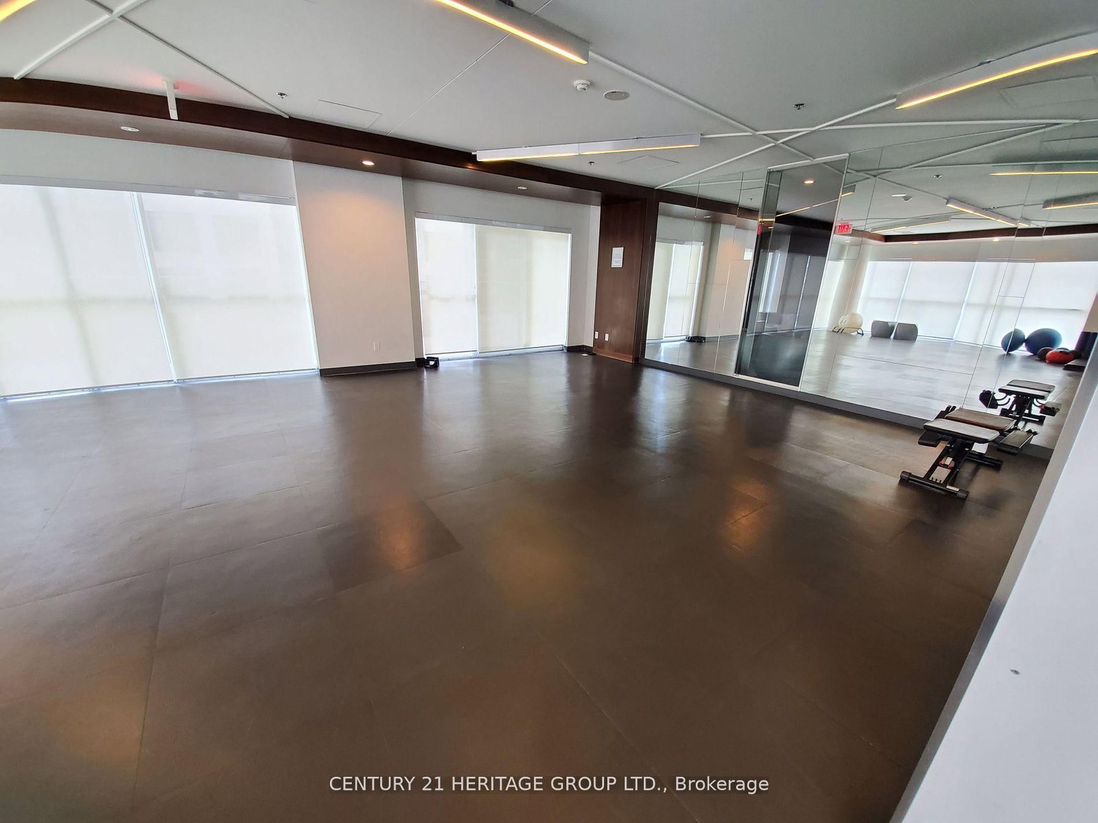 352 Front Street W, Unit 101 - Photo 36