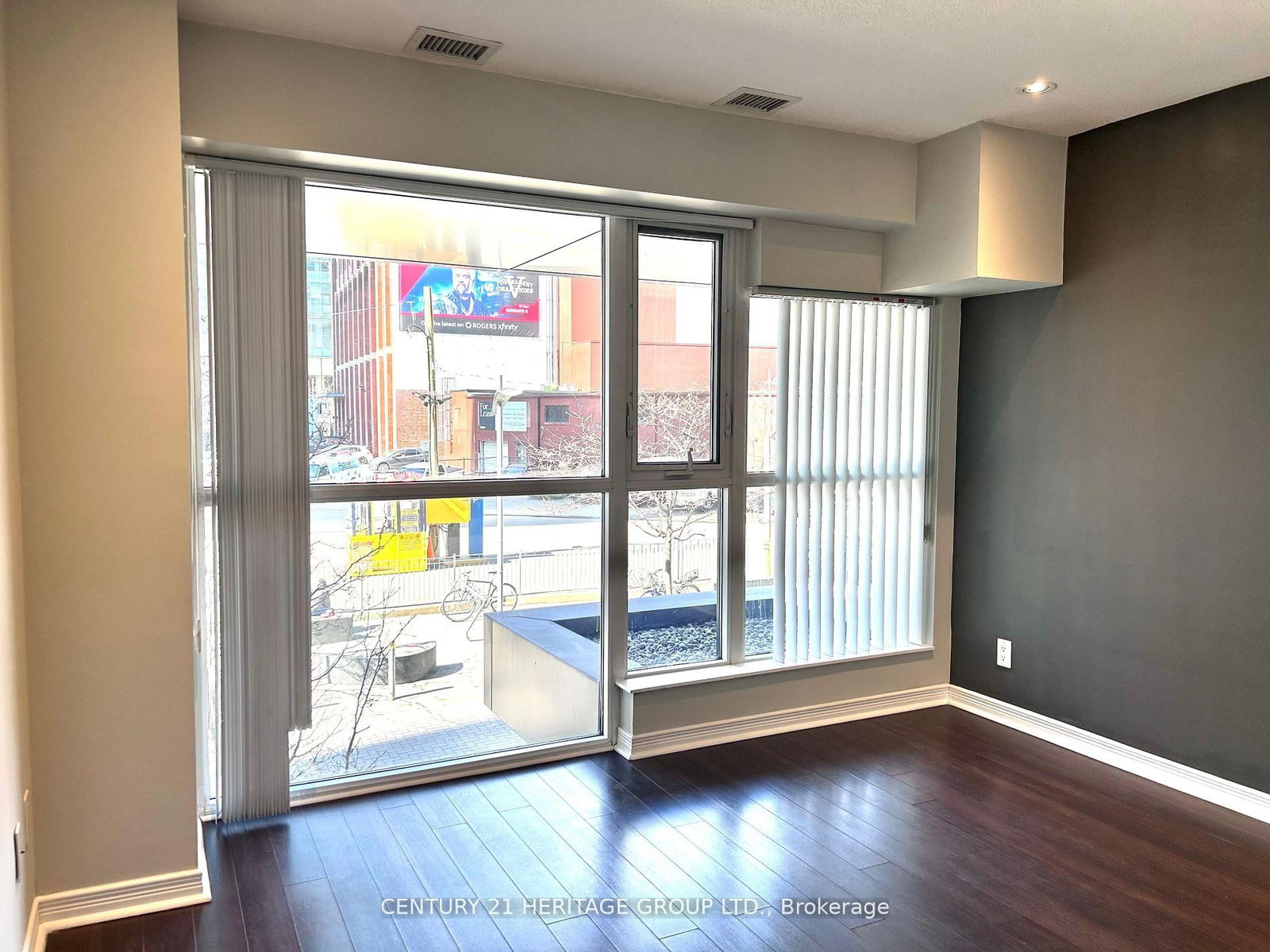 352 Front Street W, Unit 101 - Photo 5