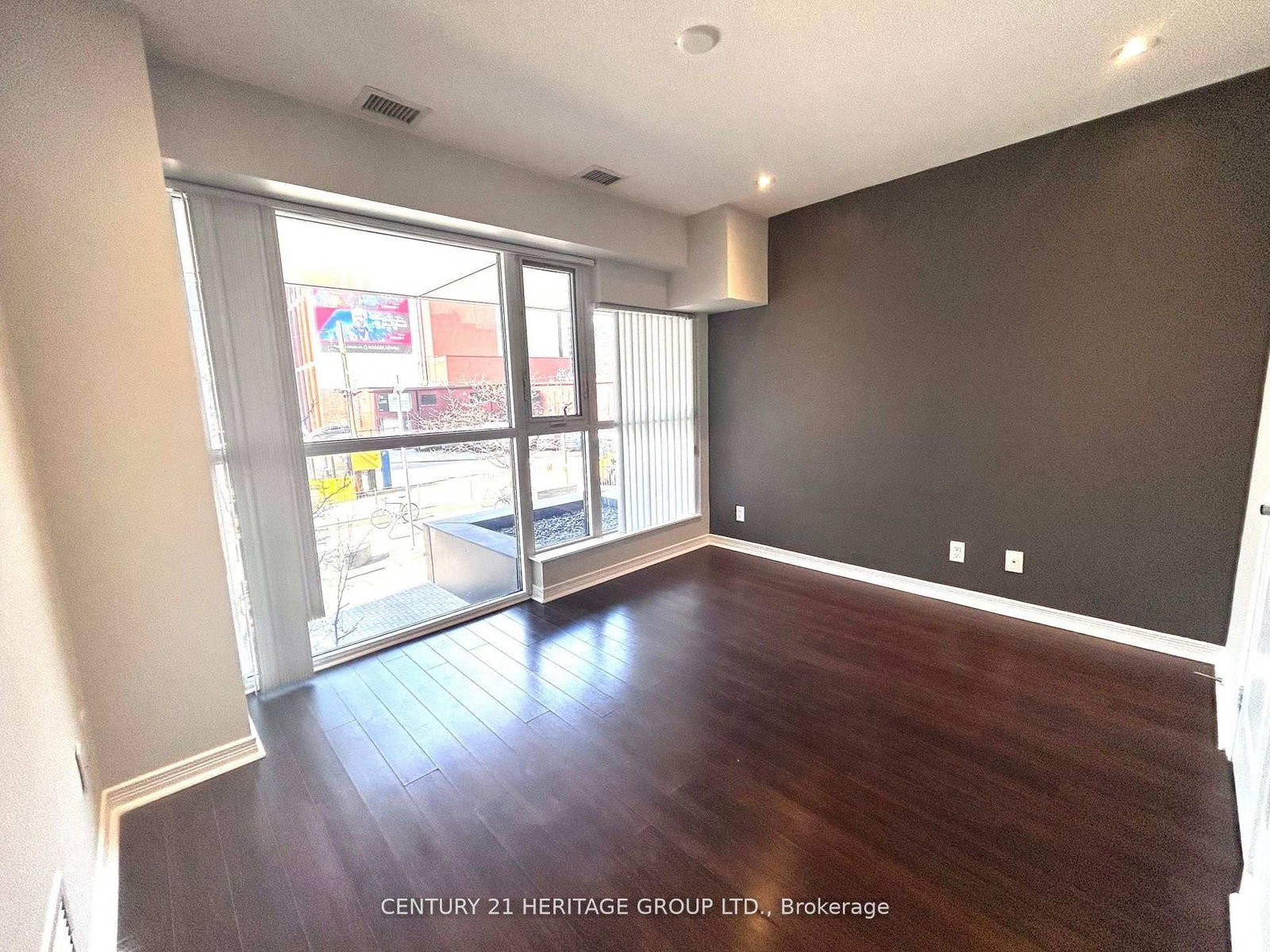 352 Front Street W, Unit 101 - Photo 6