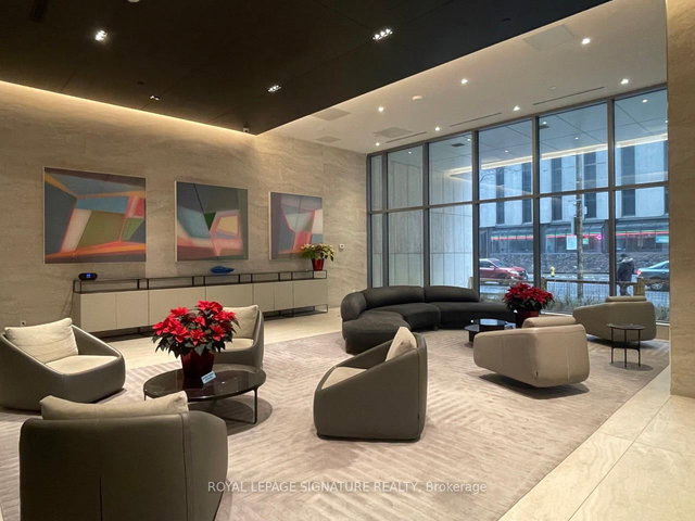 3903 - 2221 Yonge Street