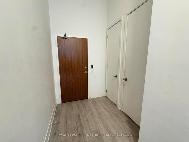 802 - 111 St Clair Avenue W