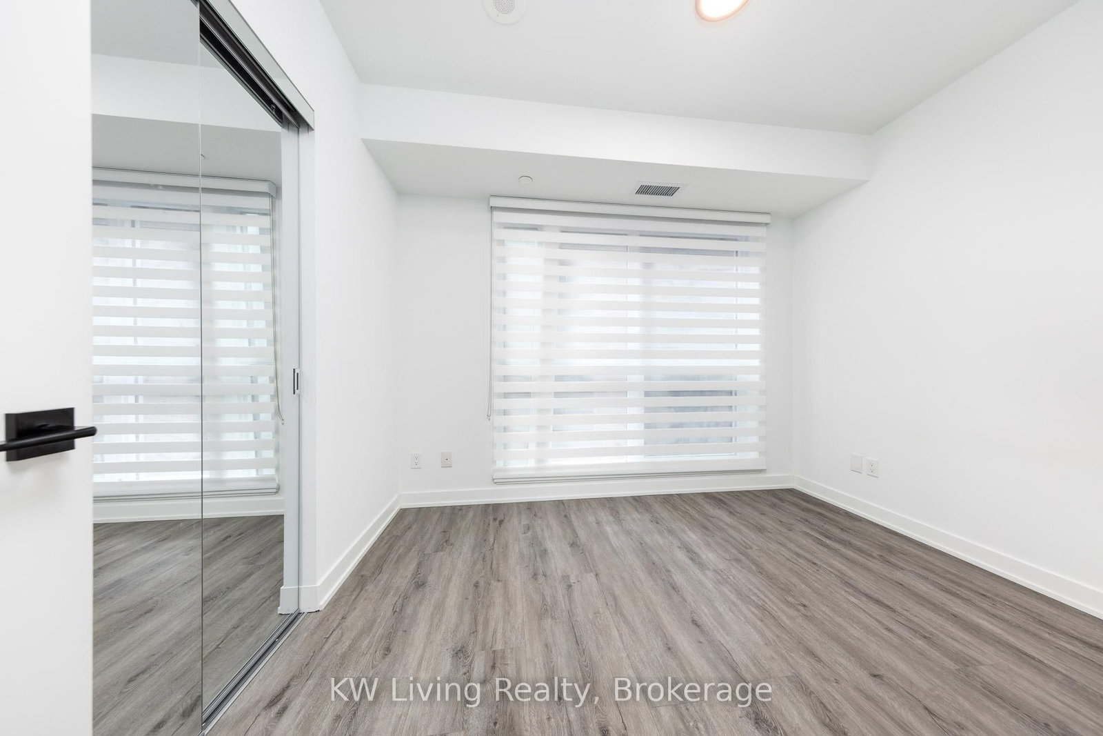 327 King Street W, Unit 1302 - Photo 10