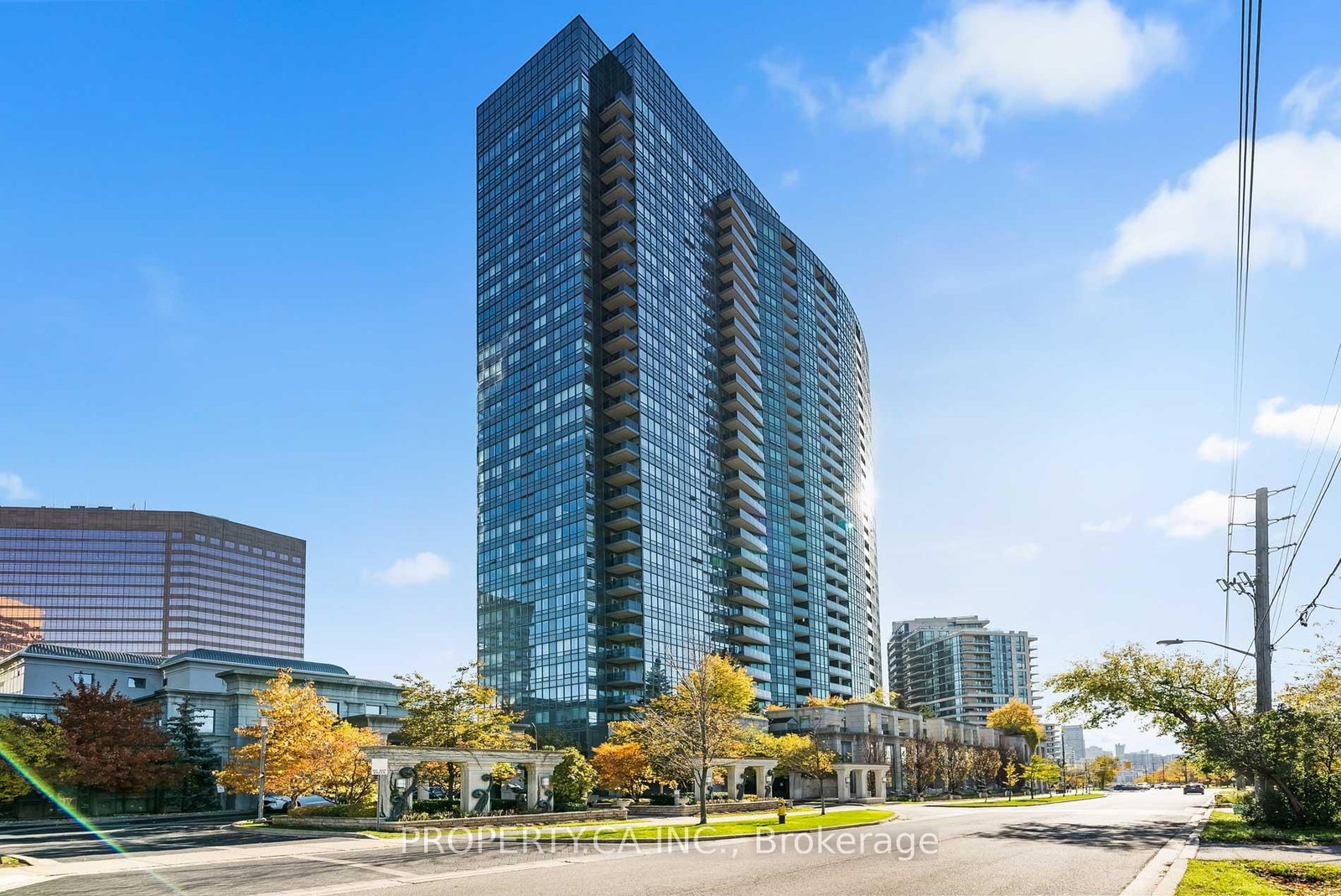 15 Greenview Avenue, Unit 309