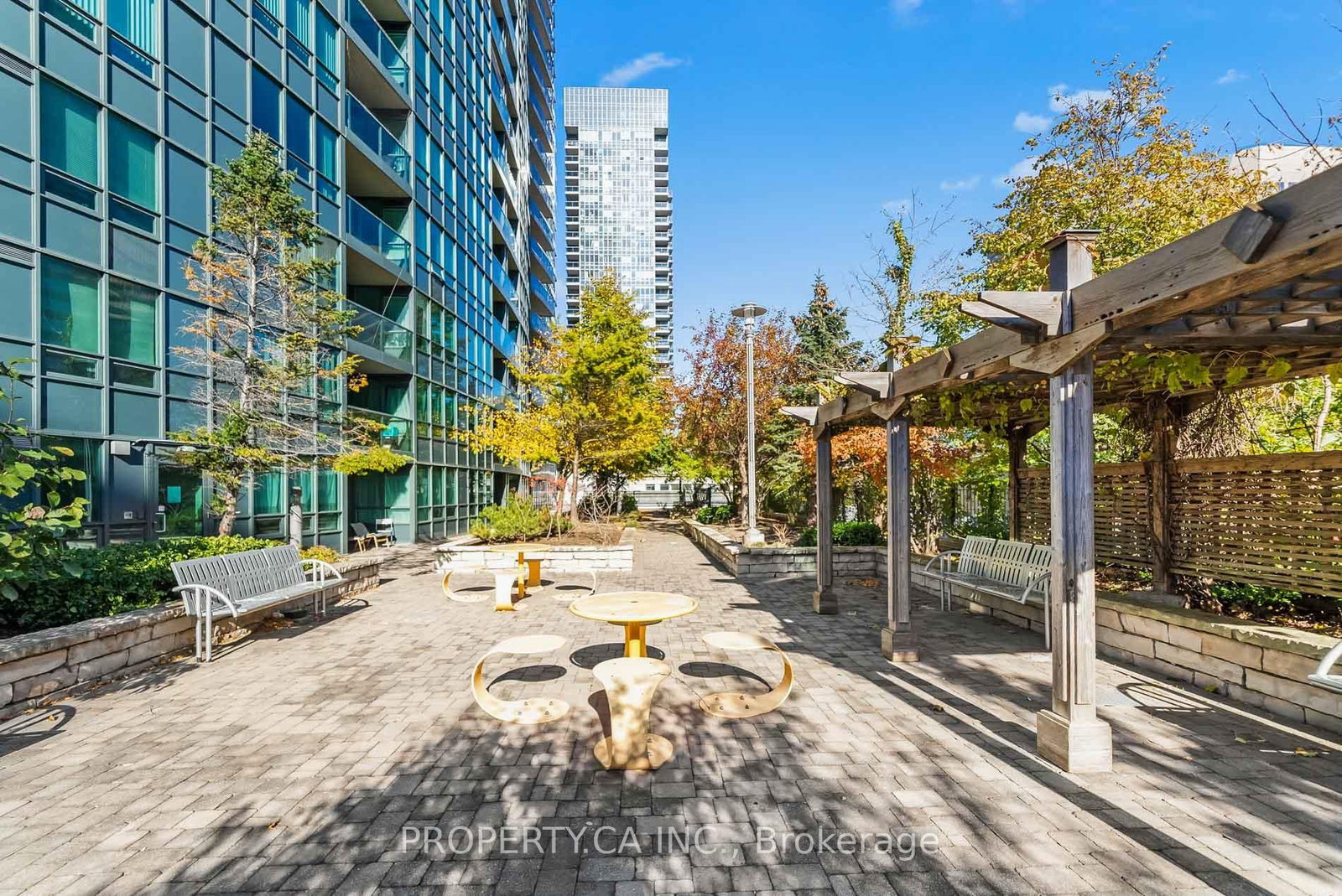 15 Greenview Avenue, Unit 309 - Photo 16