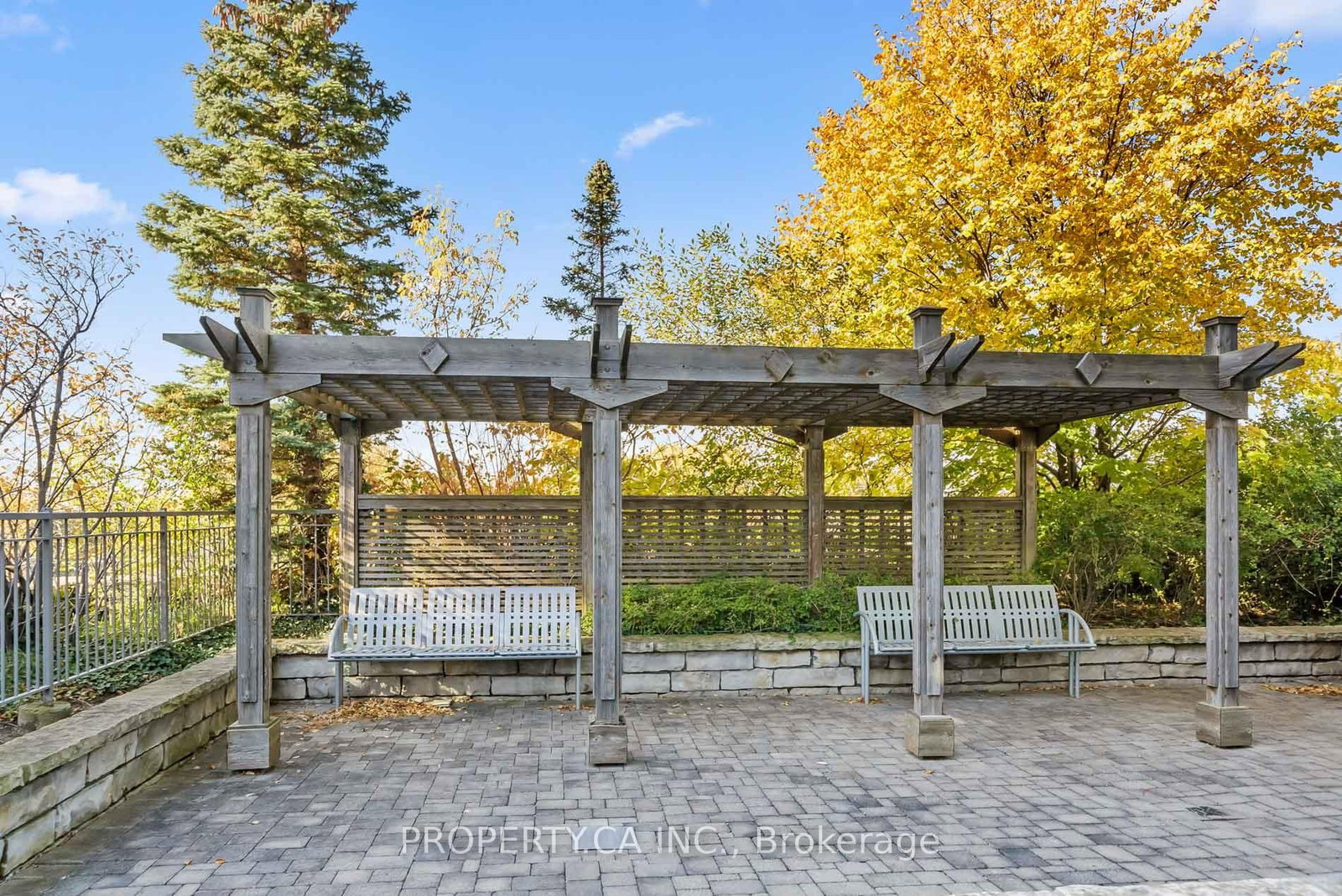 15 Greenview Avenue, Unit 309 - Photo 18