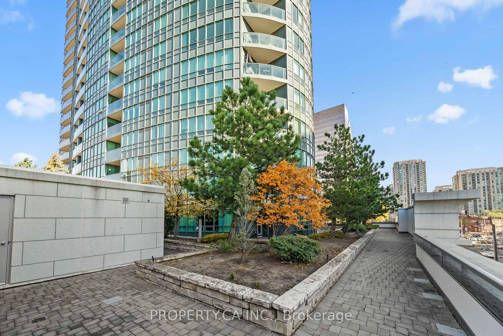15 Greenview Avenue, Unit 309 - Photo 19