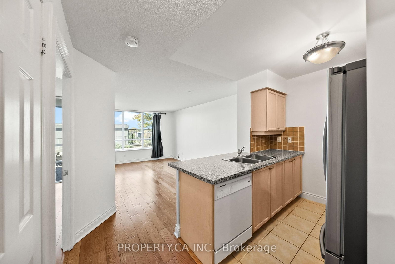 15 Greenview Avenue, Unit 309 - Photo 4