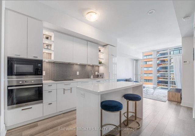 706 - 32 Davenport Road