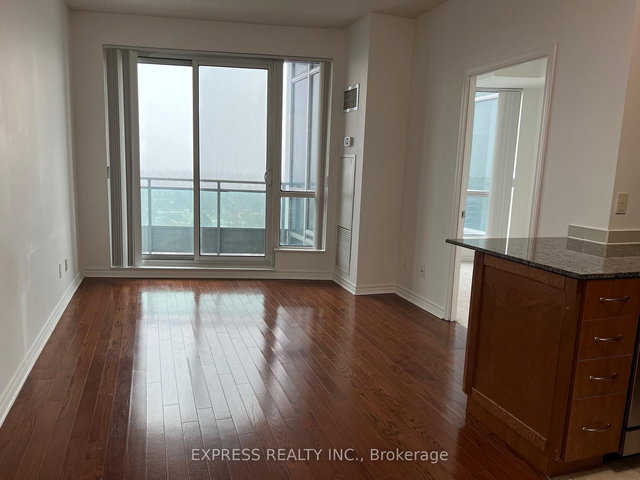 1402 - 18 Holmes Avenue