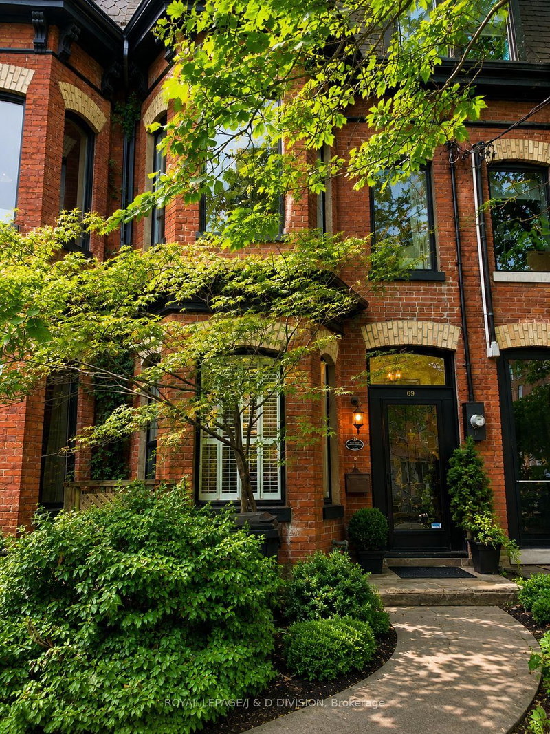 69 Sullivan St, Toronto, M5T 1C2 | Image 2