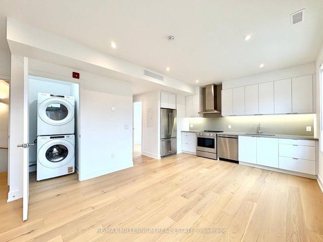 155 Dovercourt #4 Avenue
