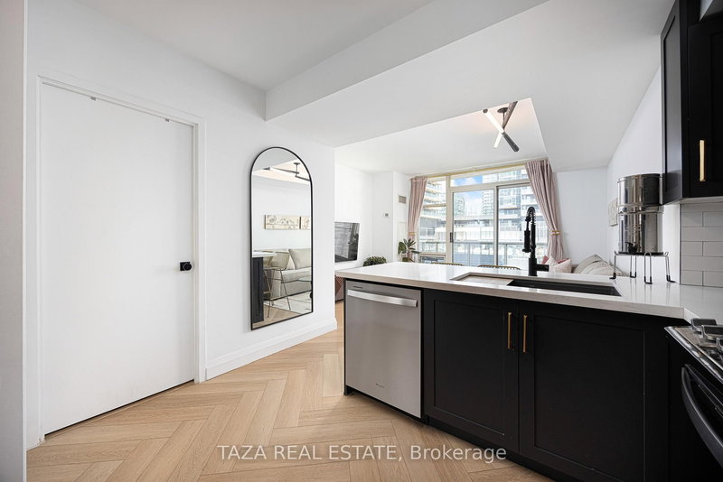 1705 - 10 Navy Wharf Crt, Toronto, M5V 3V2 | Image 3