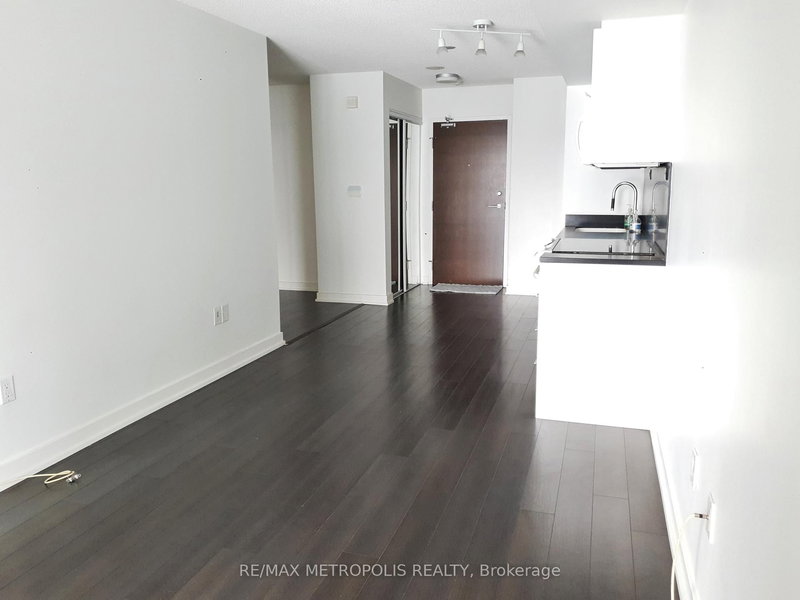 1210 - 21 Iceboat Terr, Toronto, M5V 4A9 | Image 3