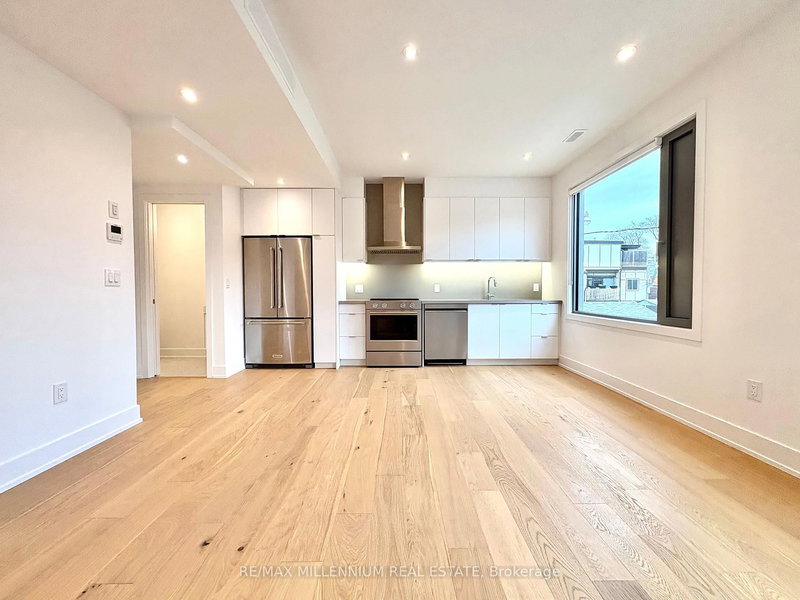home for lease on 2-155 Dovercourt Road