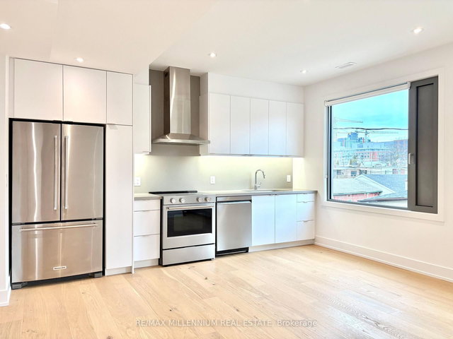 2 - 155 Dovercourt Road