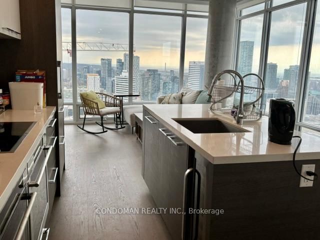 3707 - 488 University Ave, Toronto, M5G 0C1 | Image 2