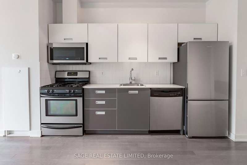 811 - 60 Bathurst St, Toronto, M5V 2P4 | Image 3