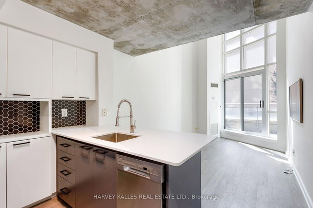 206 - 255 Richmond Street E