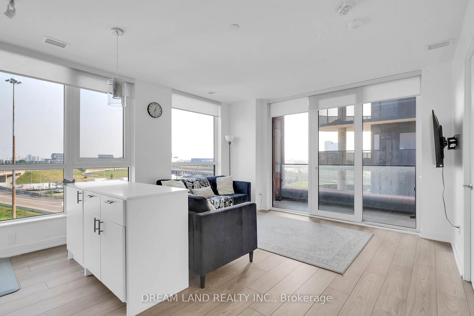 8 Tippett Road, Unit 621 - Photo 13