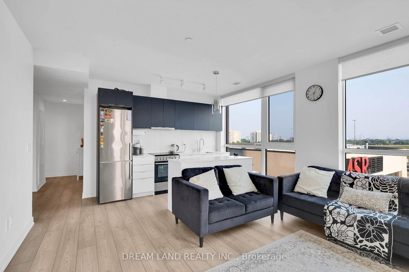 8 Tippett Road, Unit 621 - Photo 15