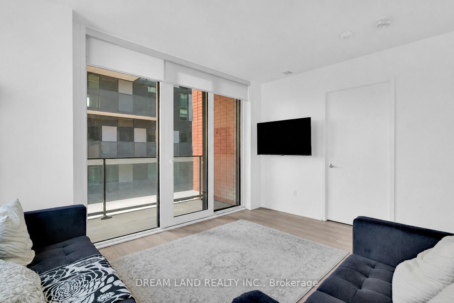8 Tippett Road, Unit 621 - Photo 17