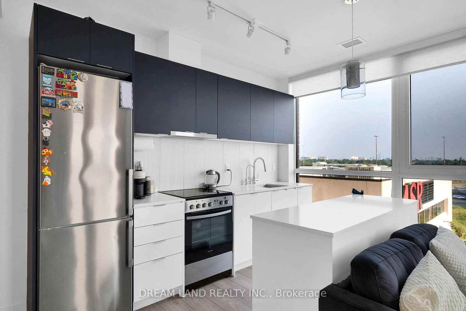 8 Tippett Road, Unit 621 - Photo 18