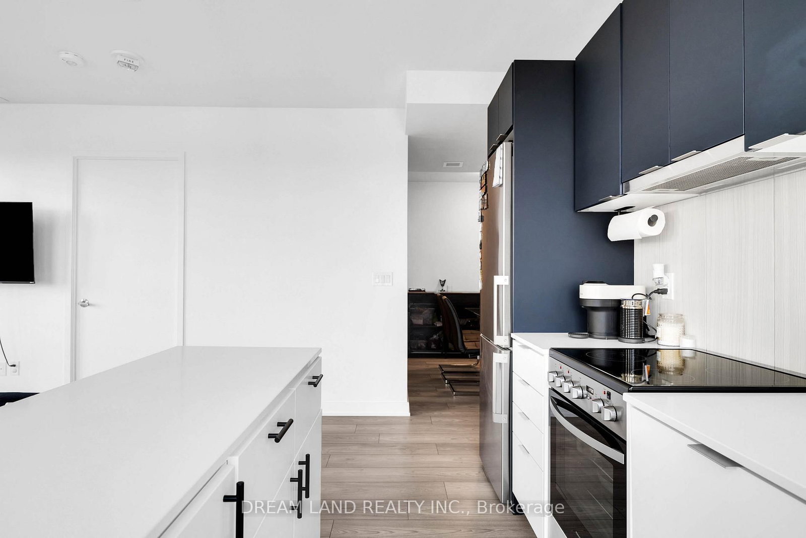8 Tippett Road, Unit 621 - Photo 21