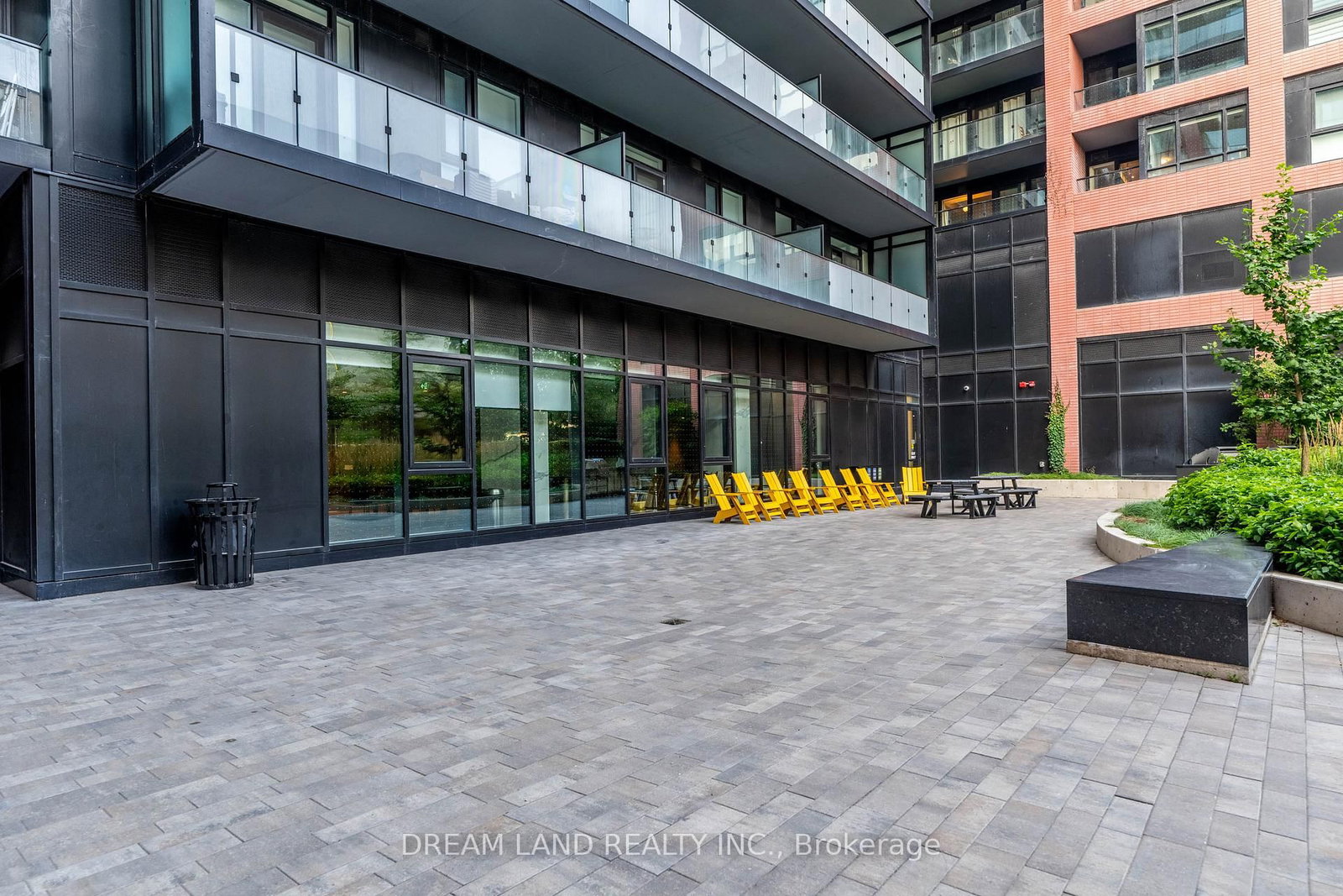 8 Tippett Road, Unit 621 - Photo 38