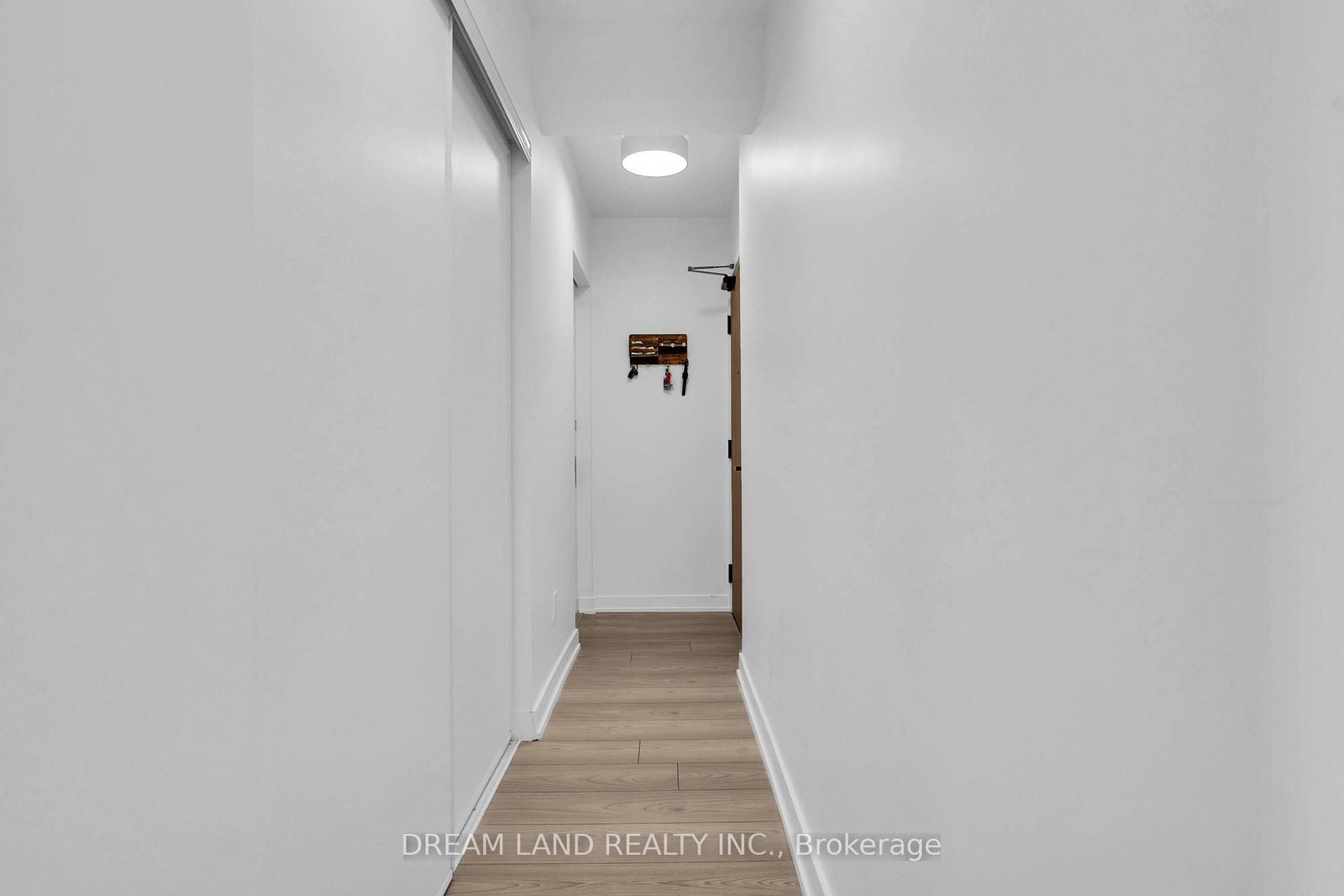 8 Tippett Road, Unit 621 - Photo 8