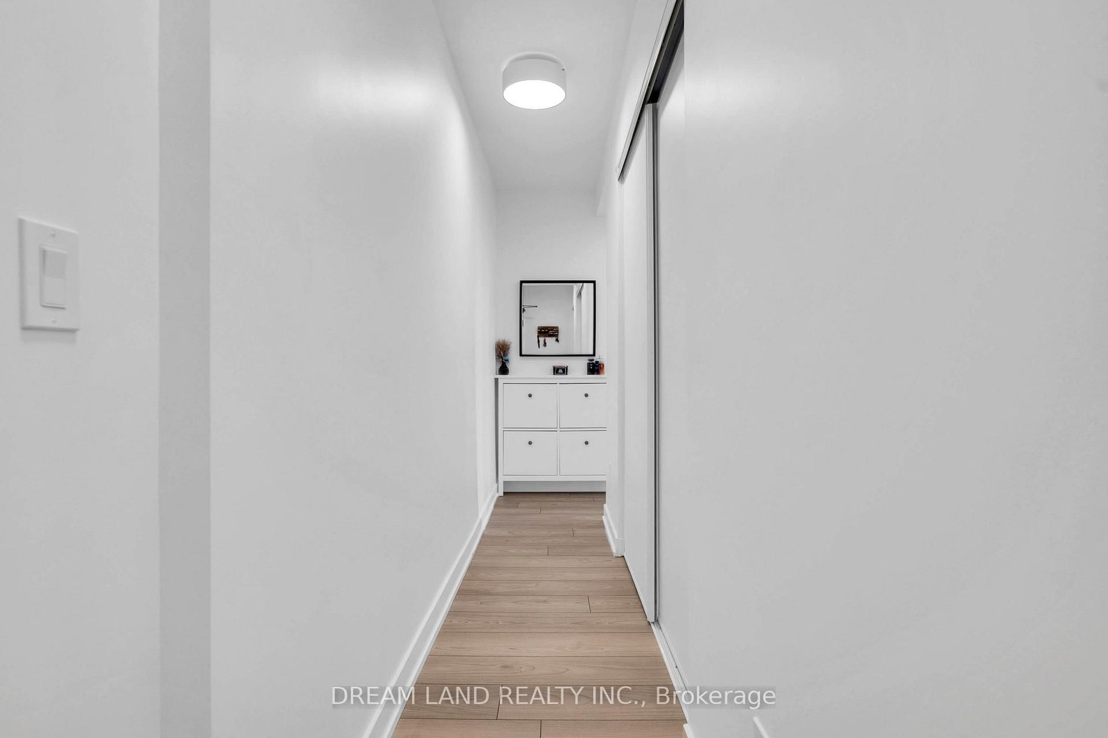 8 Tippett Road, Unit 621 - Photo 9