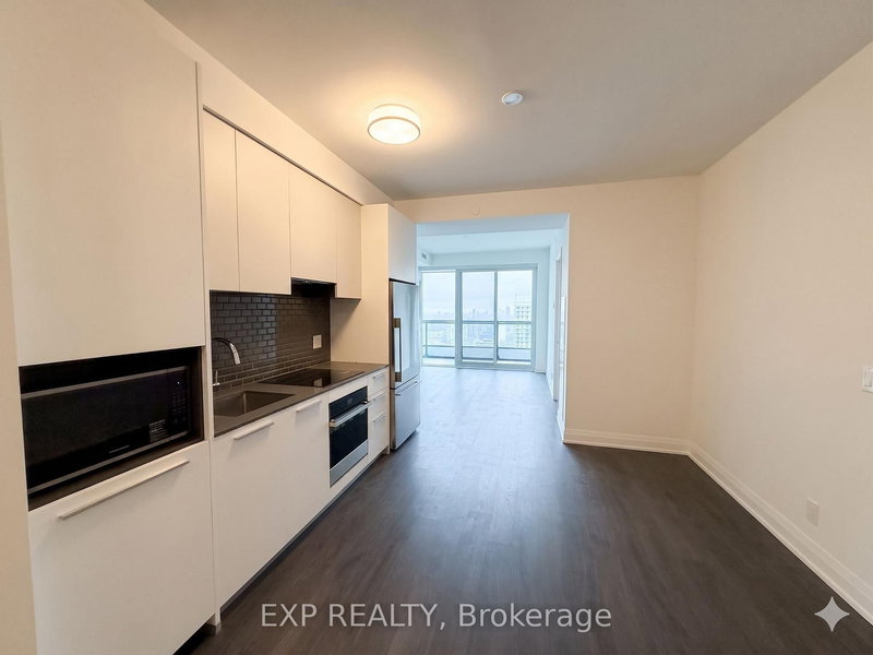 3305 - 65 Broadway Ave, Toronto, M4P 1T9 | Image 2