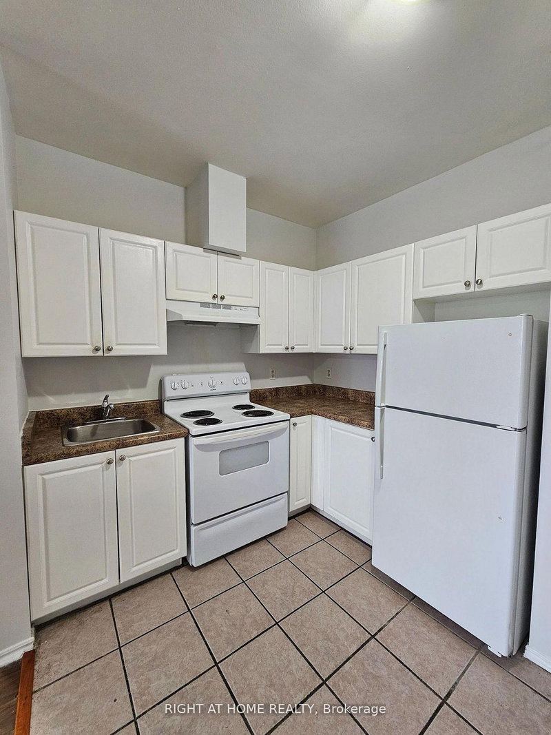 307 - 1801 Eglinton Ave W, Toronto, M6E 2H7 | Image 2