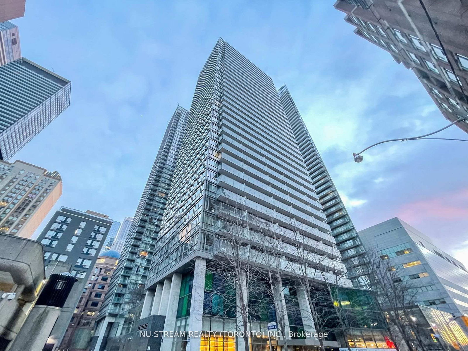 37 Grosvenor Street, Unit 1806 - Photo 15