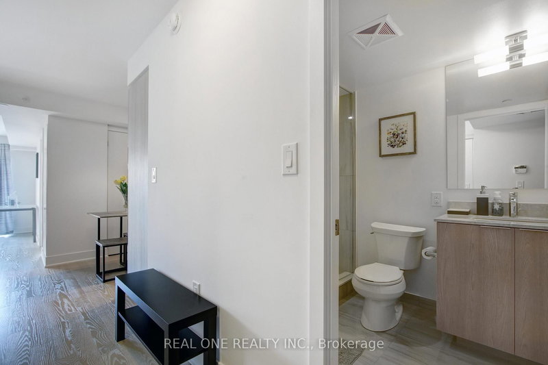 2313 - 955 Bay St, Toronto, M5S 2A2 | Image 3