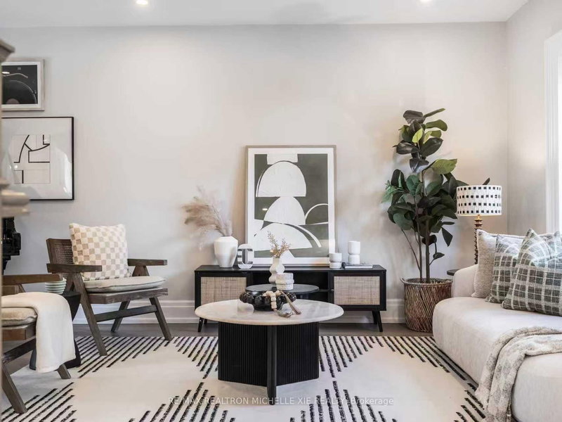 15 Strathallan Blvd, Toronto, M5N 1S8 | Image 2