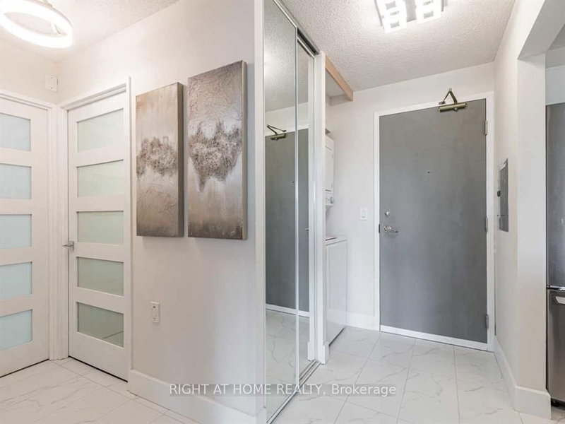 555 Wilson Heights Blvd, Toronto, M3H 2V7 | Image 3