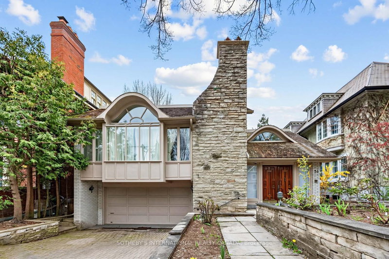 36 Hawthorn Ave, Toronto, M4W 2Z2 | Image 2